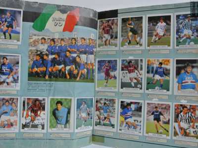 ...o collezionavano le figurine dell�album del mondiale (ne uscirono diverse edizioni tra cui Panini ed Euroflash)
